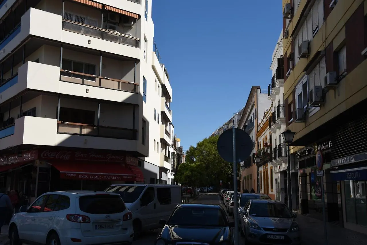 First Floor Near Macarena Church Seville Apartment
