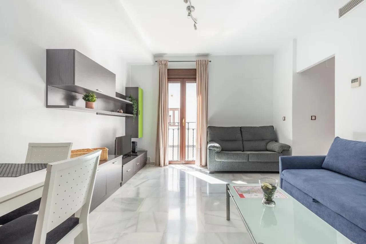 First Floor Near Macarena Church Seville Apartment